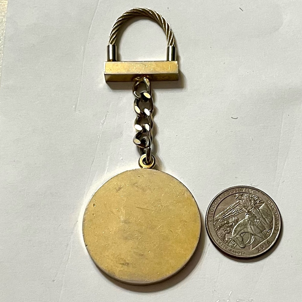 VINTAGE United Nations Keychain, 1.25”, 4” length - Picture 2 of 4